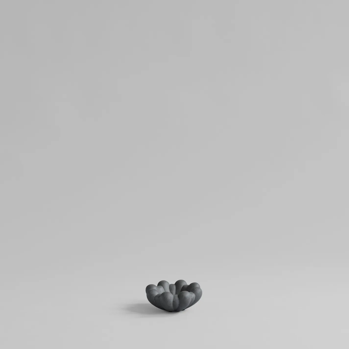 Bloom tray bowl mini, Dark grey 101 Copenhagen