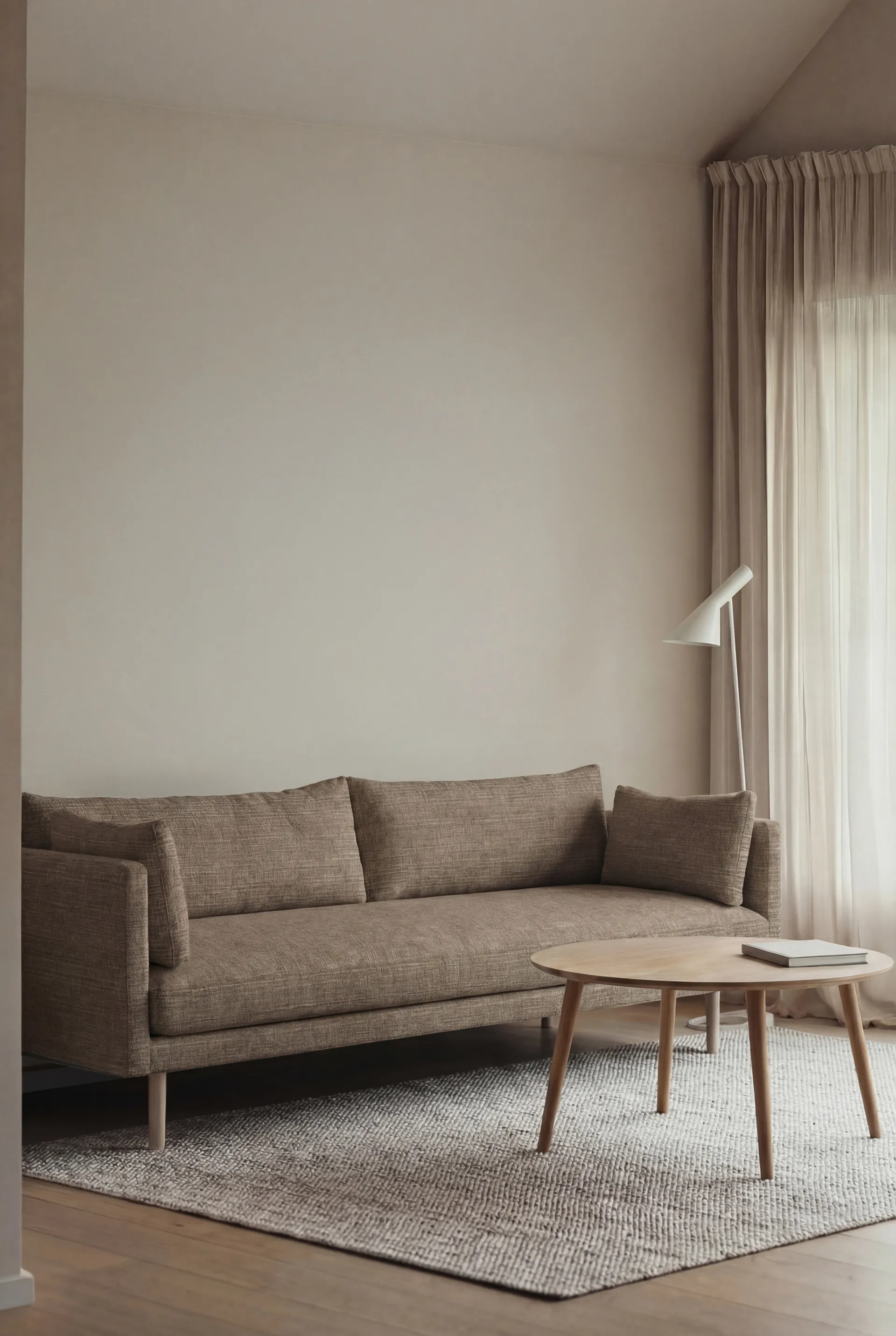 Linnevik sofa, Same Mole 6674-white-oiled oak, 4-seater, without skirt 1898