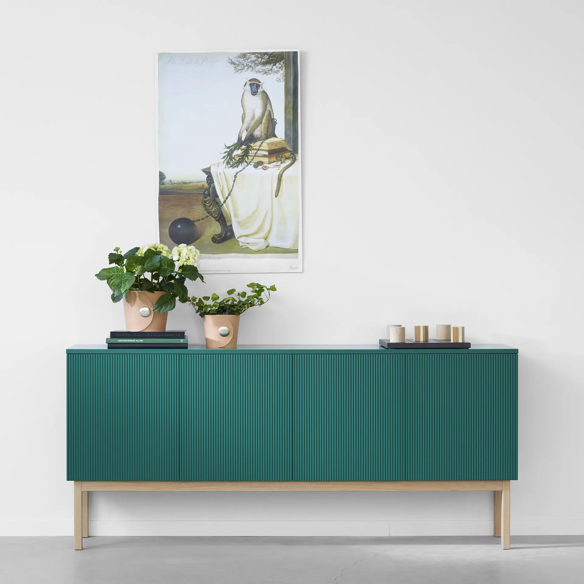 Beam side table, White lacquer, base in white oiled oak A2