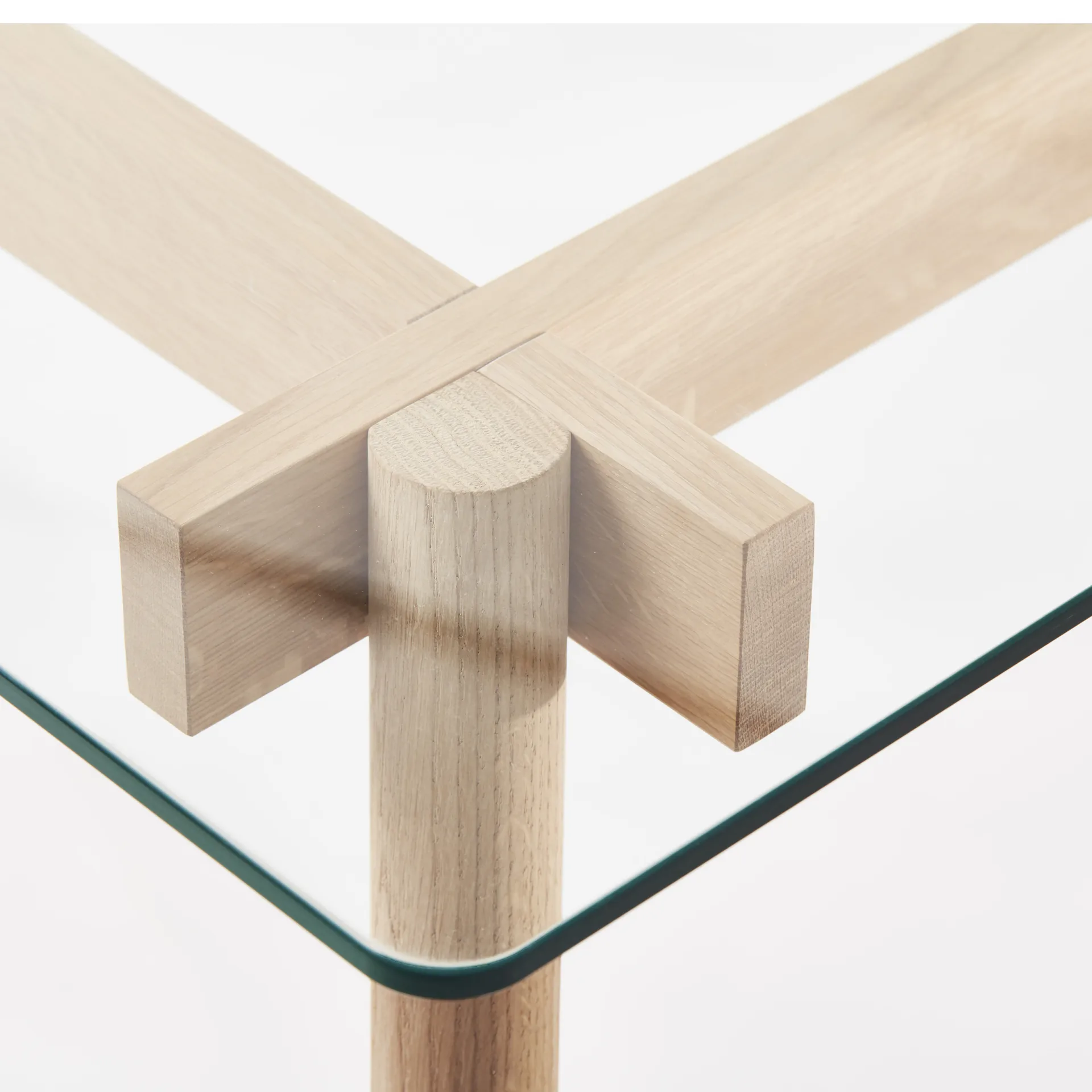 Corners dining table, Oak white oil.glass A2