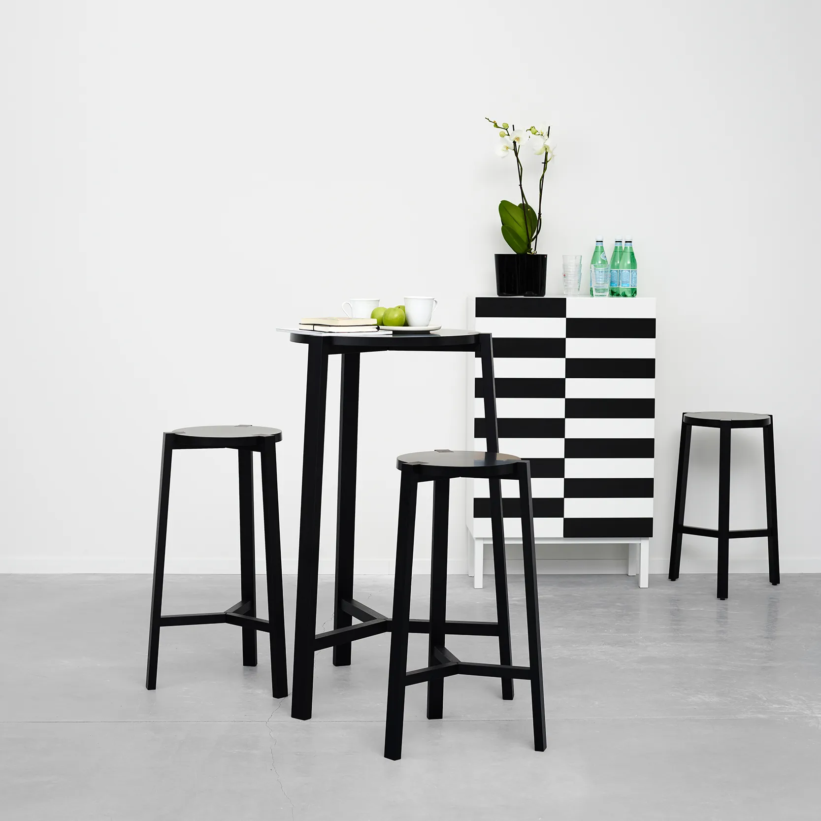 Happy round stool, Black-black, Ø40x45 cm A2