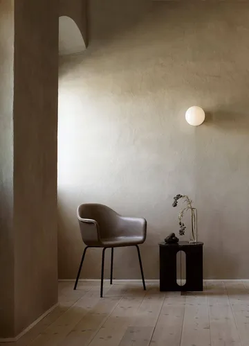 Androgyne side table - Nero Marquina marble-ivory steel, Ø42 cm - Audo Copenhagen