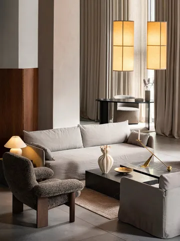 Brasilia armchair - Dark oak-Sahara sheepskin curly - Audo Copenhagen