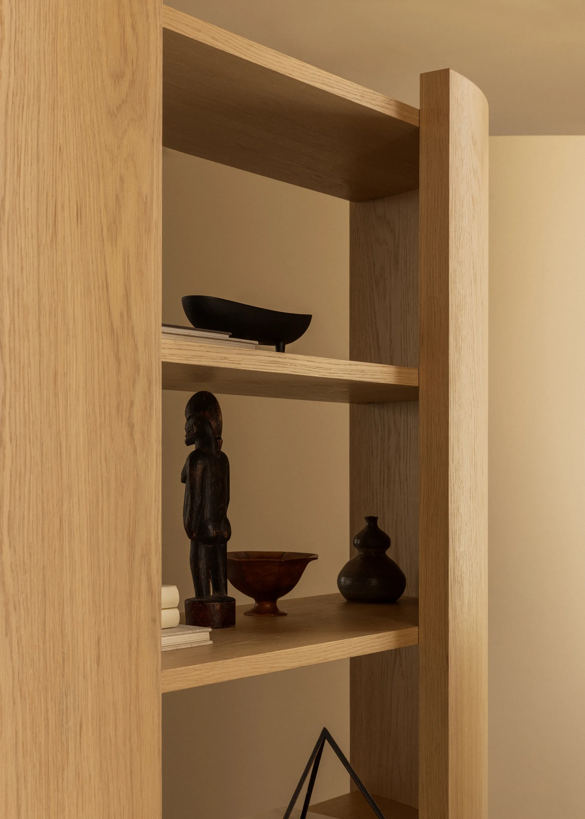 Crescent shelf, Untreated oak, 150x173 cm Audo Copenhagen