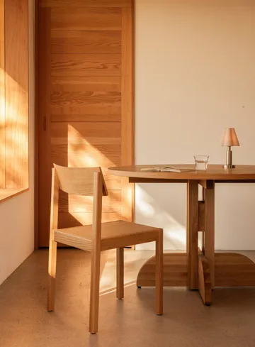 Puffin Dining Table oak veneer natural - Natural oak veneer, Ø140 cm - Audo Copenhagen