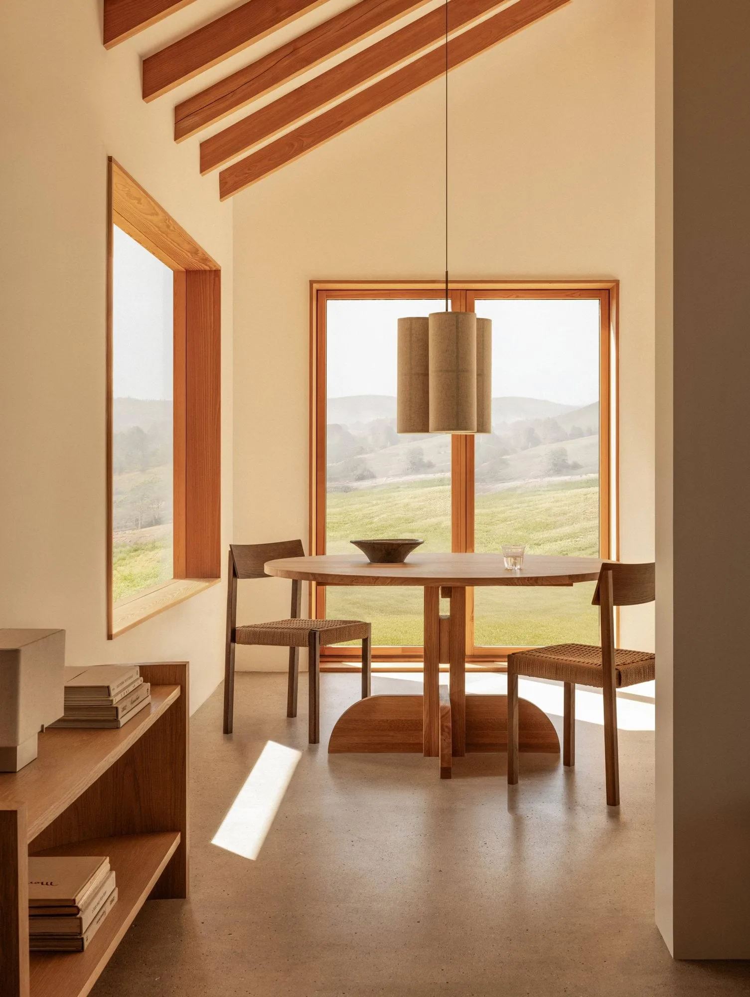 Puffin Dining Table oak veneer natural, Natural oak veneer, Ø140 cm Audo Copenhagen