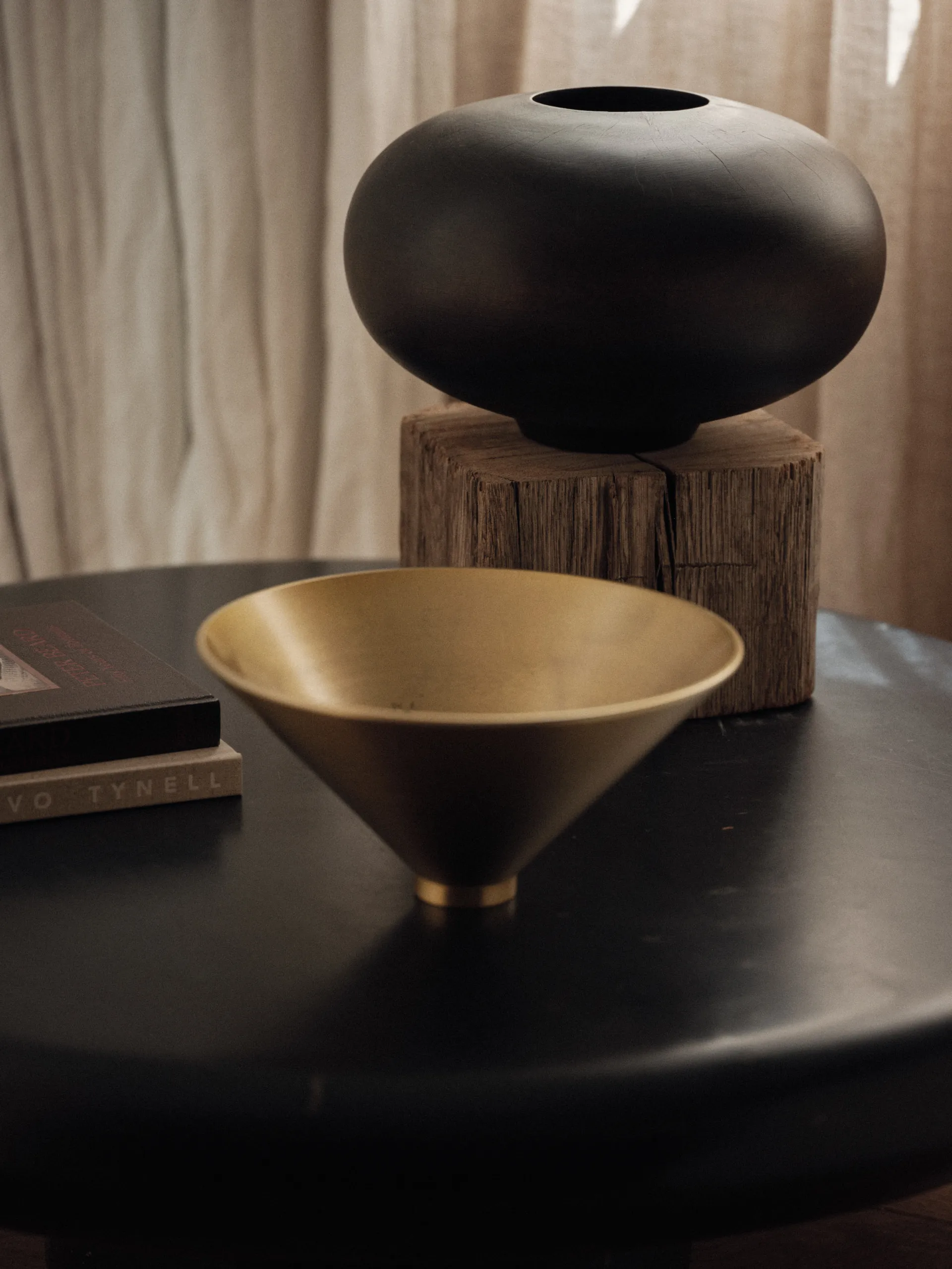 Surround vase 17.5 cm, Mango wood Audo Copenhagen