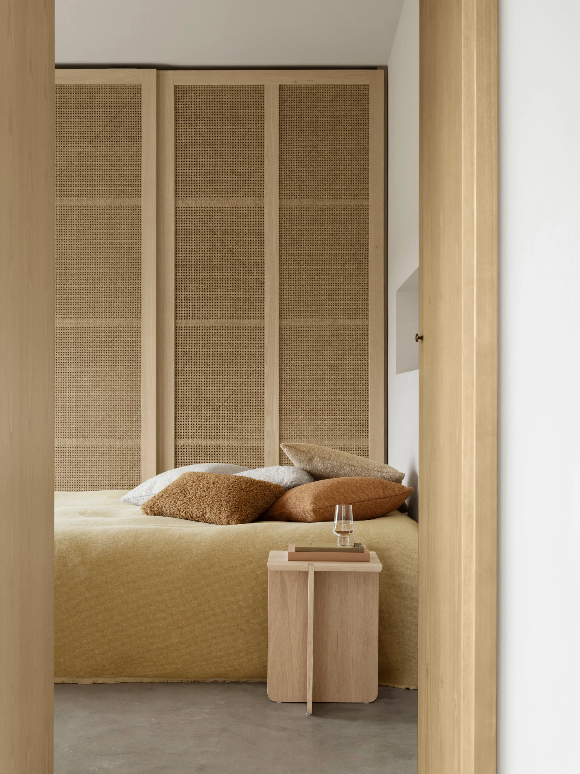 Engawa side table, Oak, 35x35x46 cm blomus