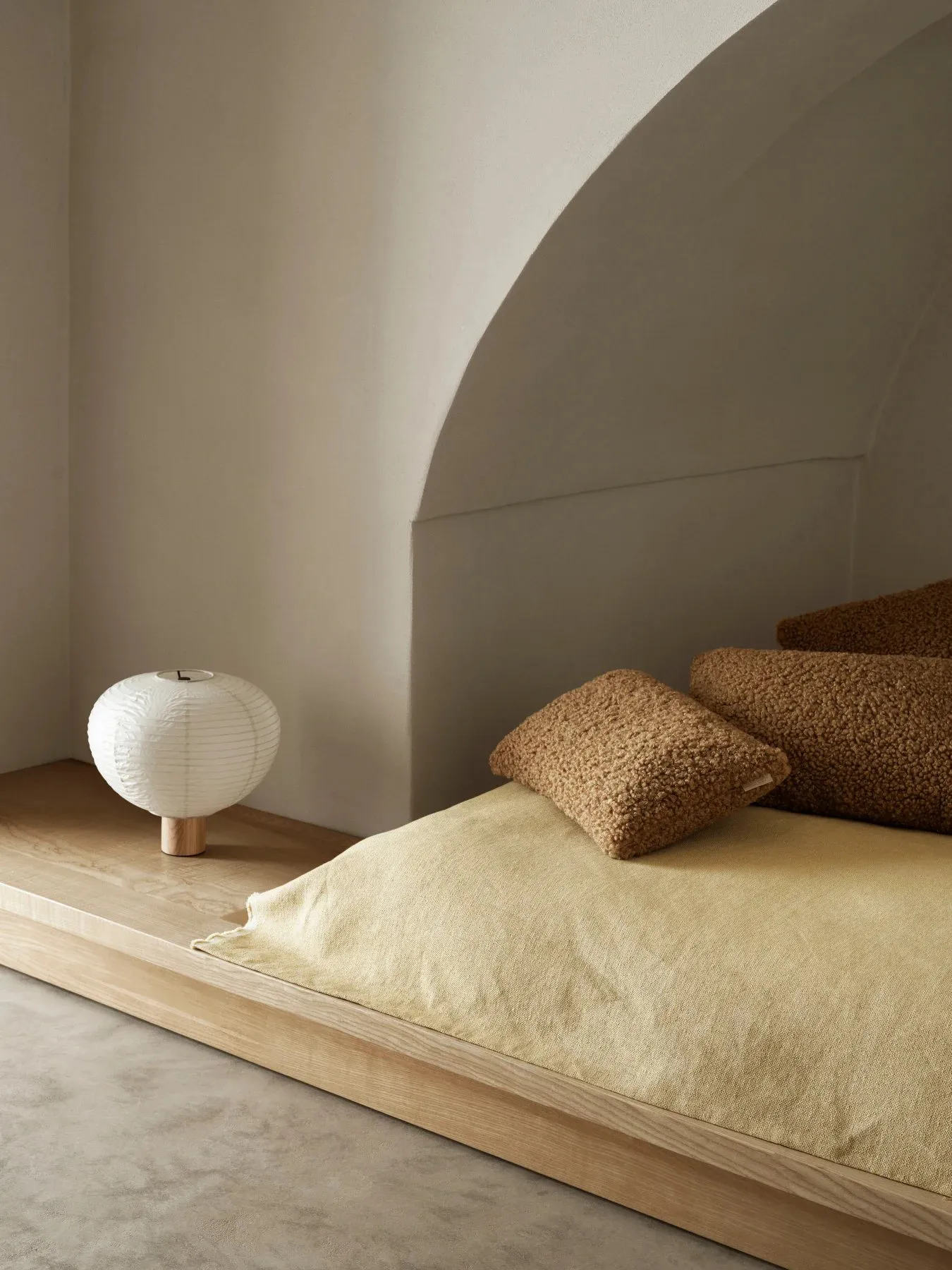 Kami table lamp, Oak, Ø32 cm blomus