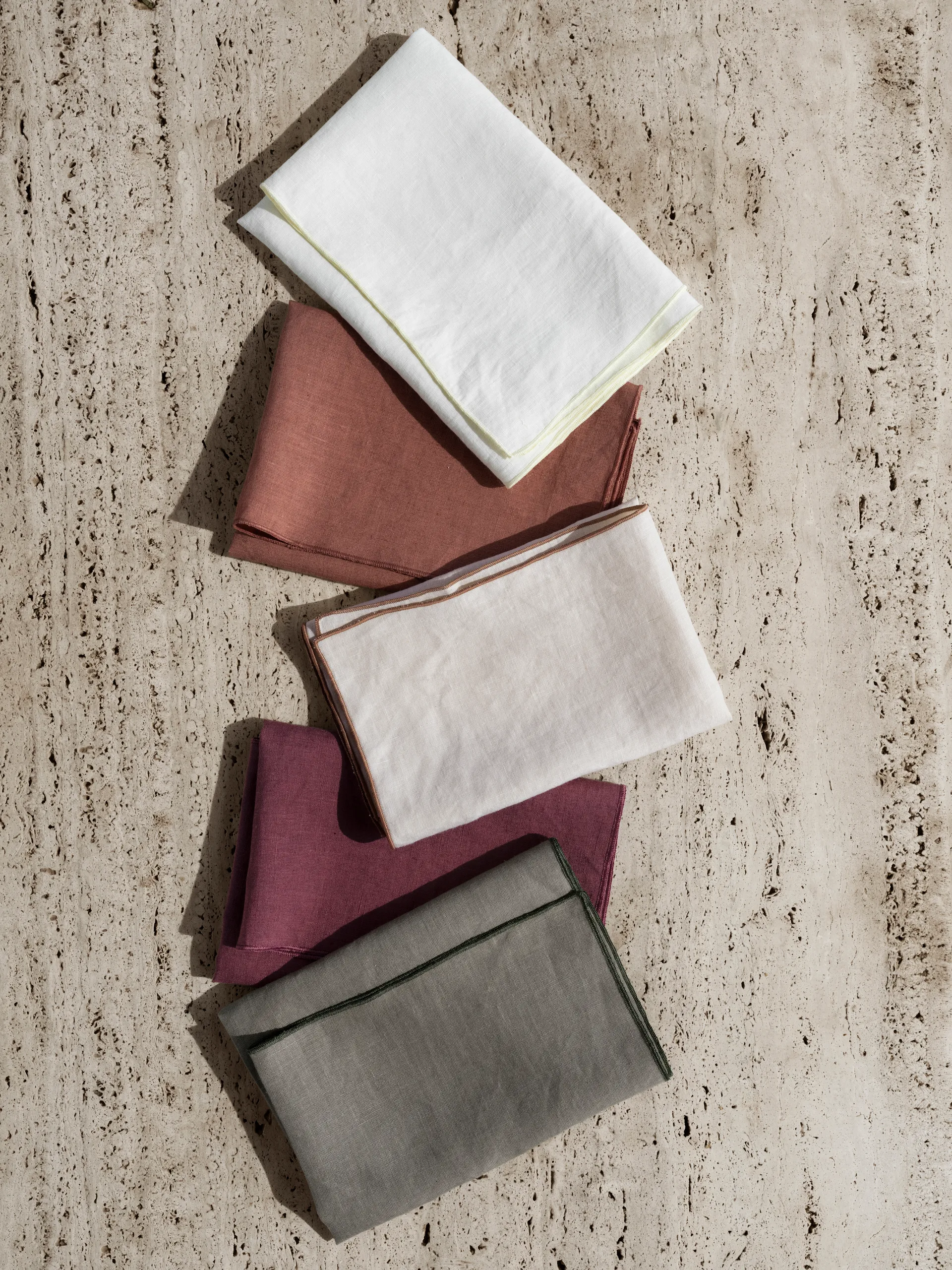 Lineo linen napkin 42x42 cm, Moonbeam-mocha mousse blomus