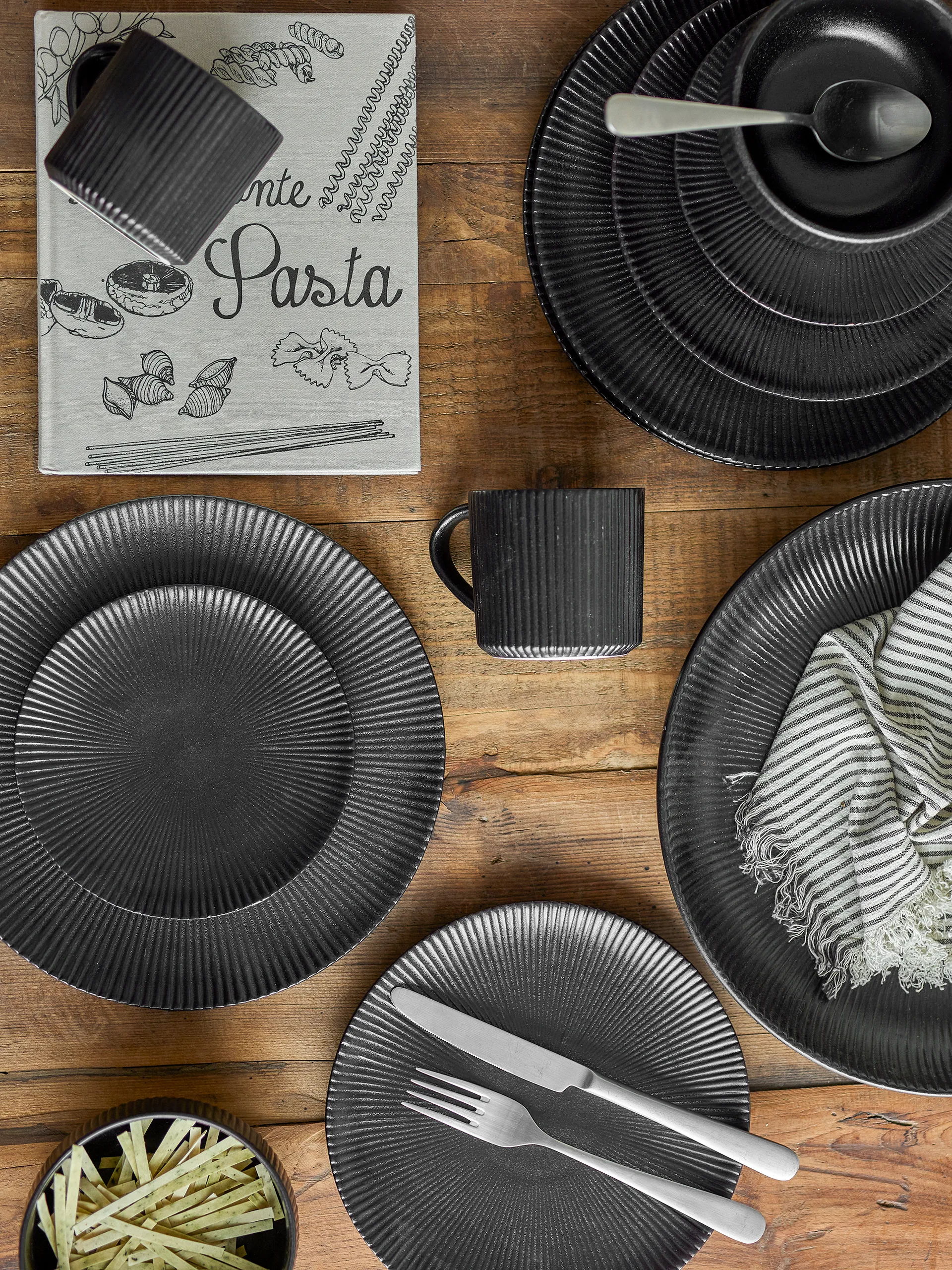 Neri set, 12 pieces, Black Bloomingville