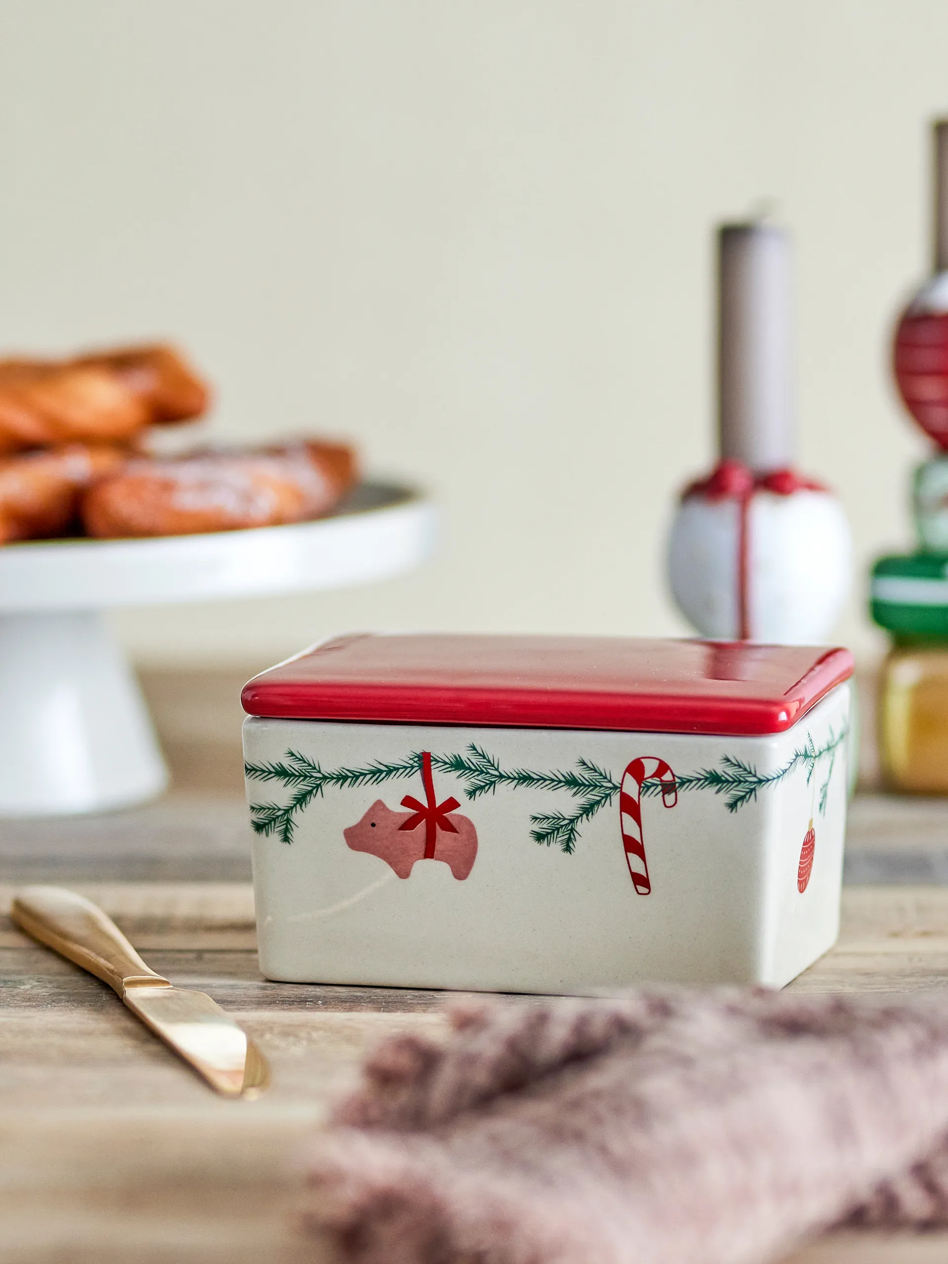 Yule butter dish 12.5x7 cm, White-red Bloomingville