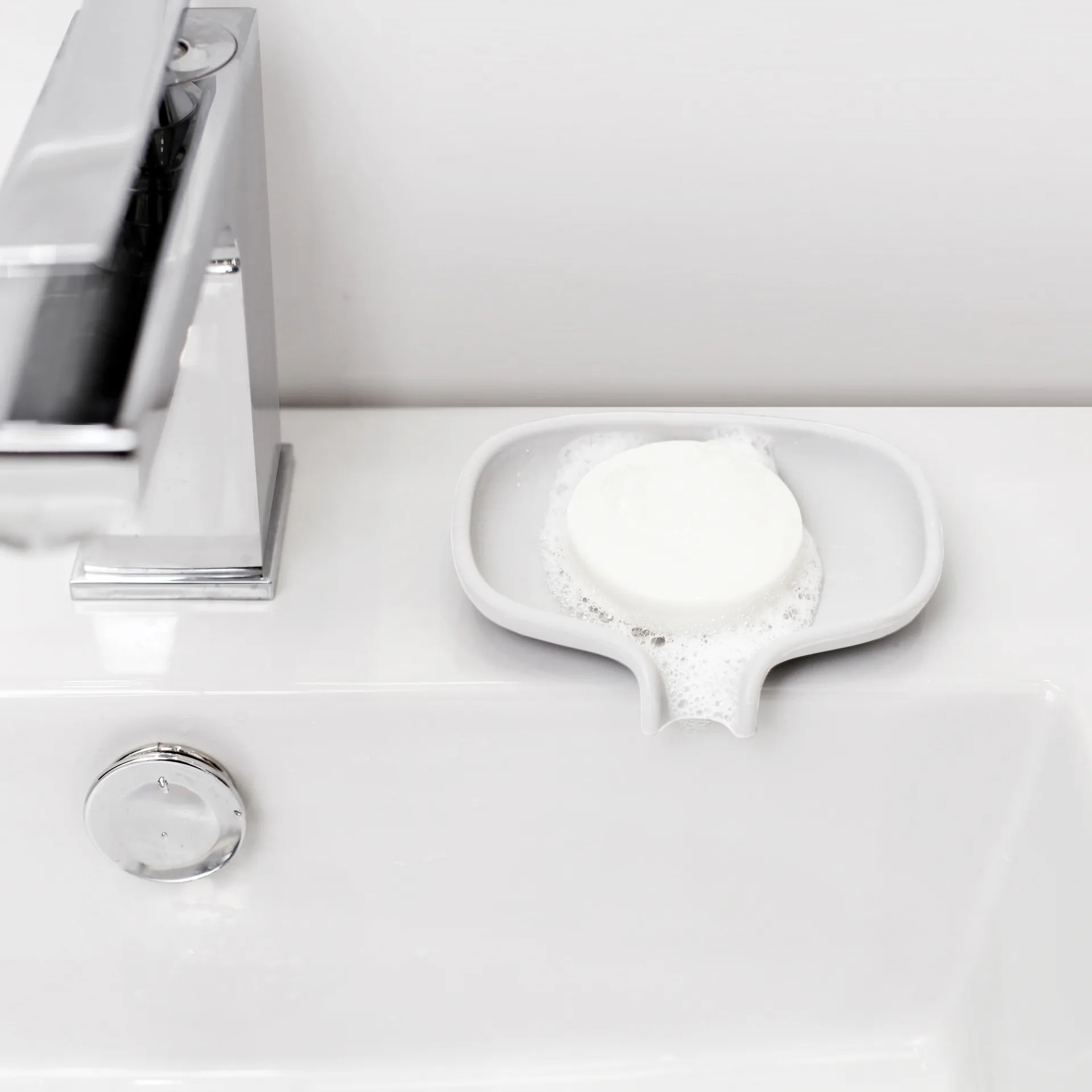 Soap Saver Flow soap dish with drainage spout small, White Bosign