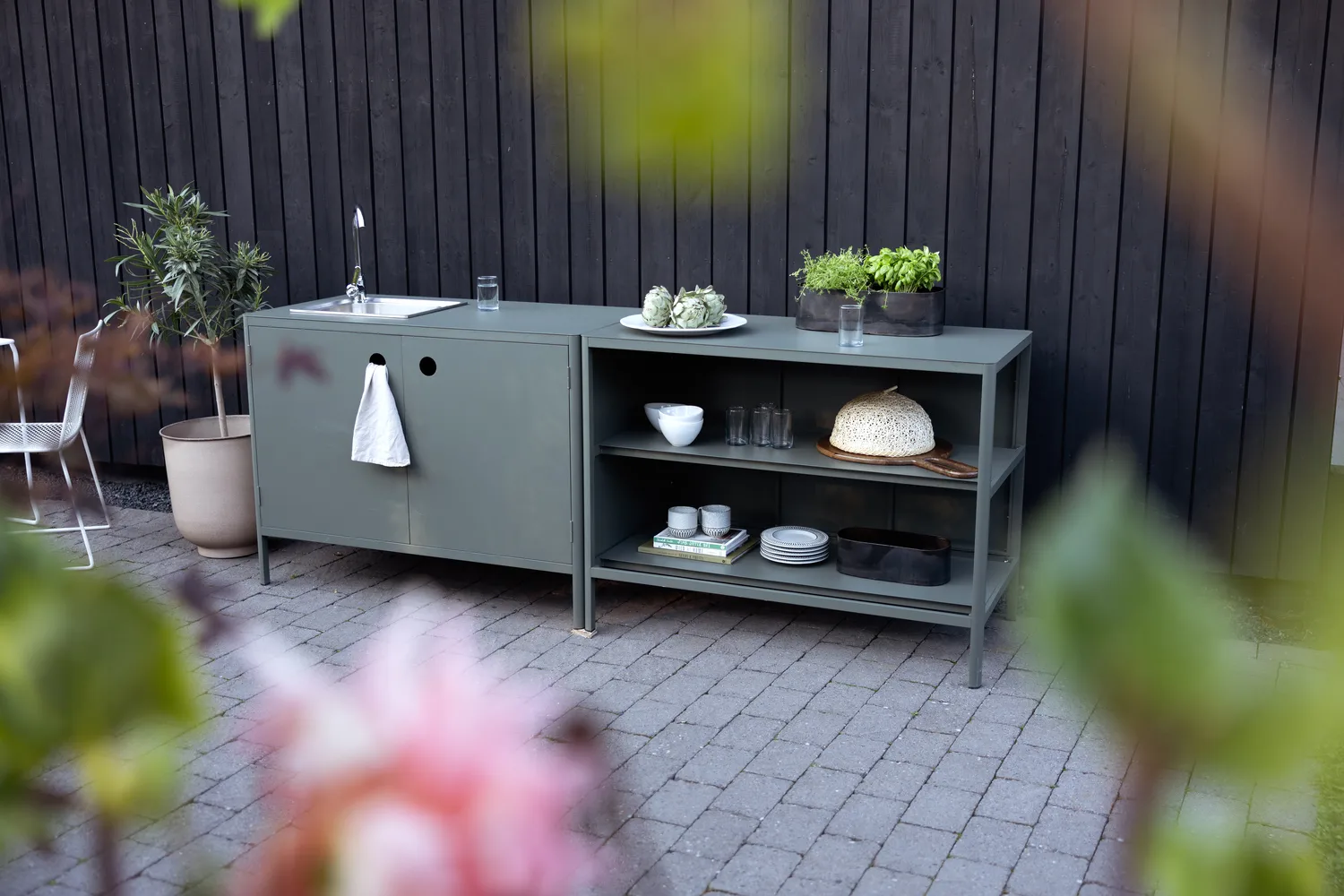 Kelia outdoor kitchen base cabinet with sink, Zin red, 121x90x64 Brafab