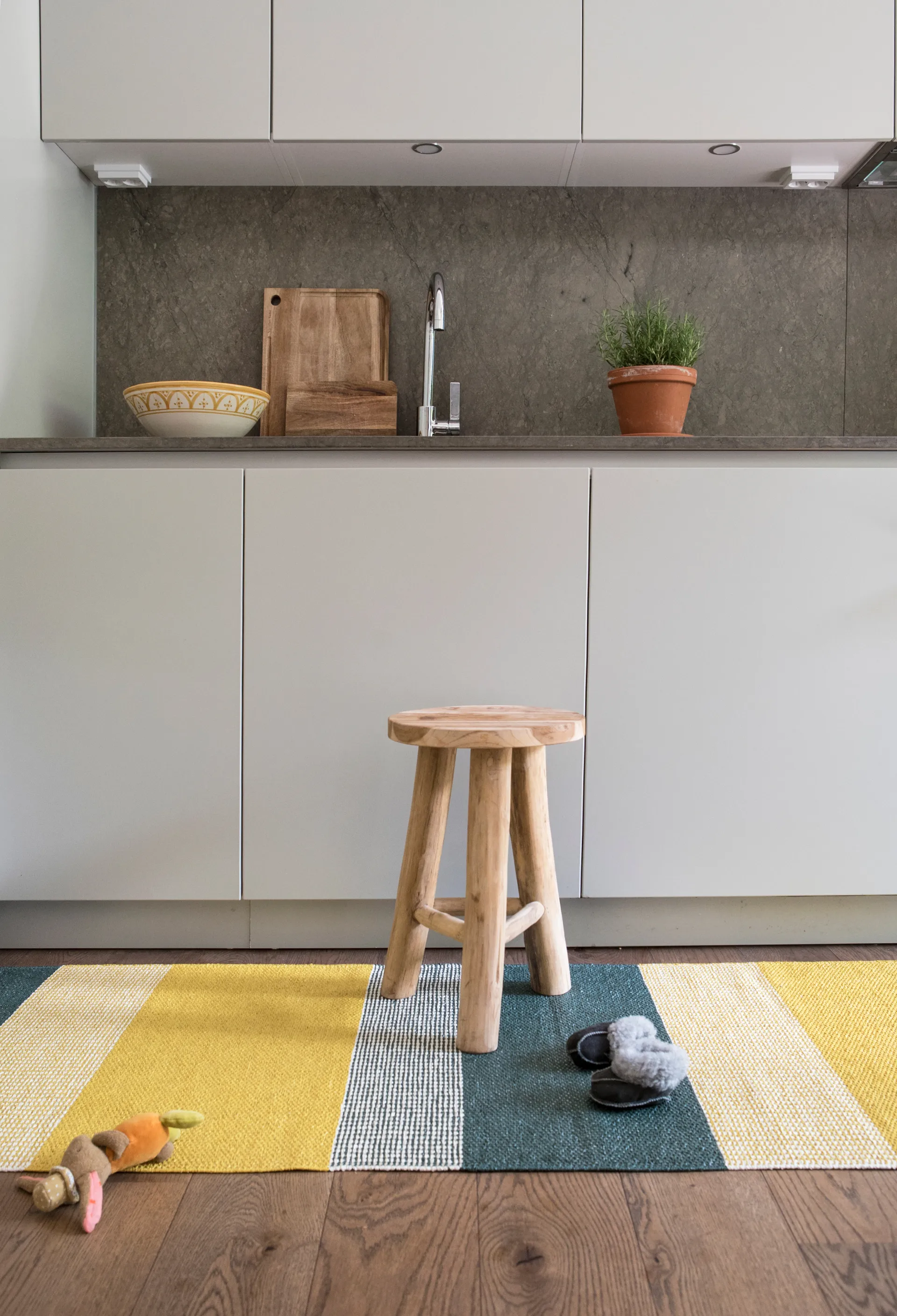 Seasons plastic rug 70x300 cm, sunny (yellow) Brita Sweden
