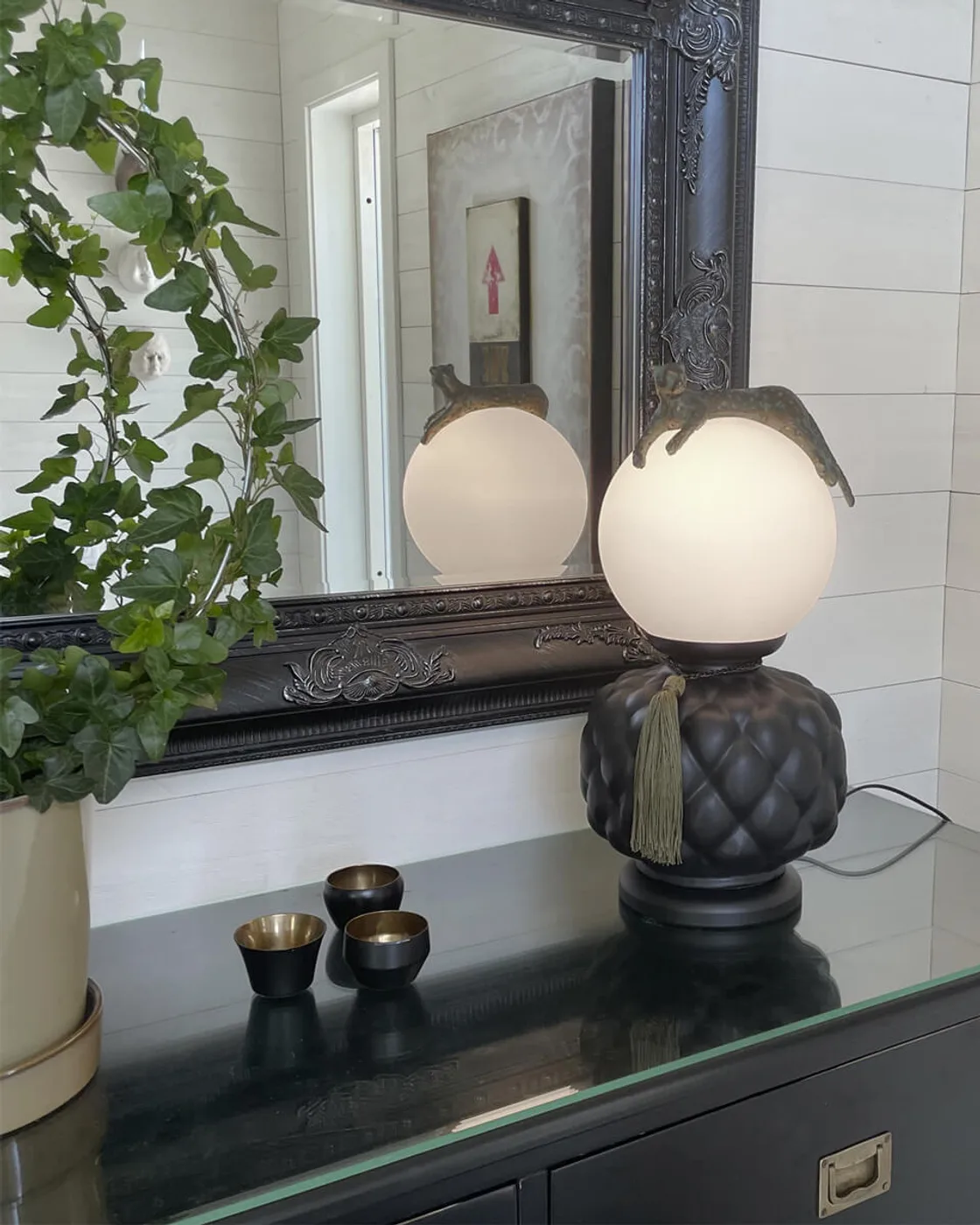 Viva La Diva table lamp 45 cm, Black-matte white By Rydéns