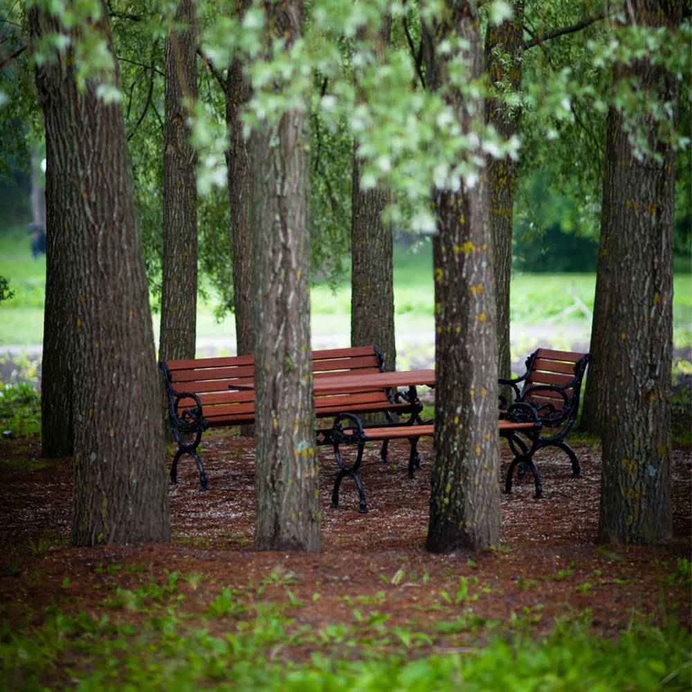 Byarum Bench, Pine brown glaze, black stand Byarums bruk