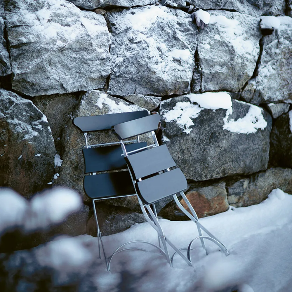 Classic No.2 chair, Black, green stand Byarums bruk