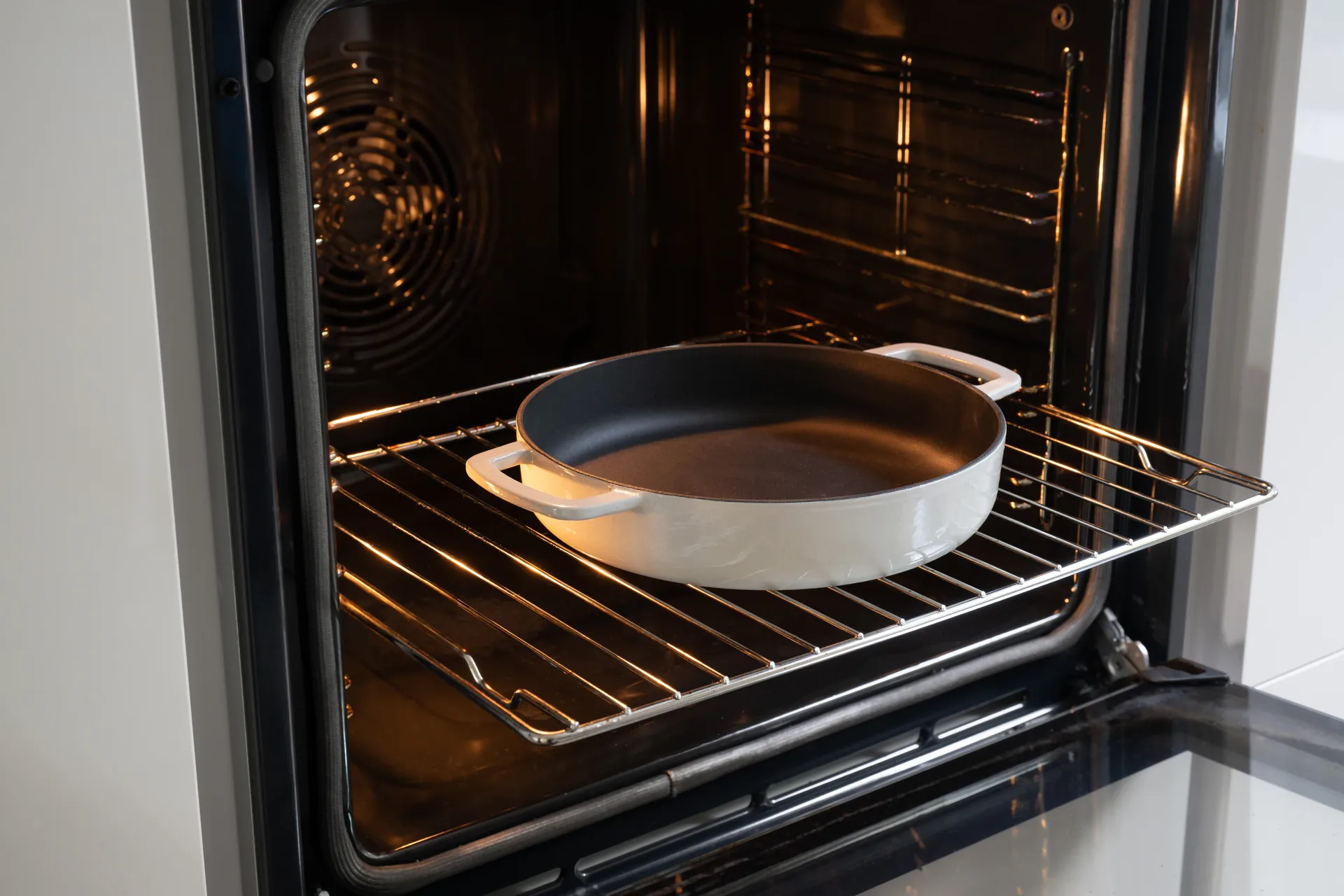 Combekk Enameled cast iron frying pan Ø24 cm, Sand Combekk