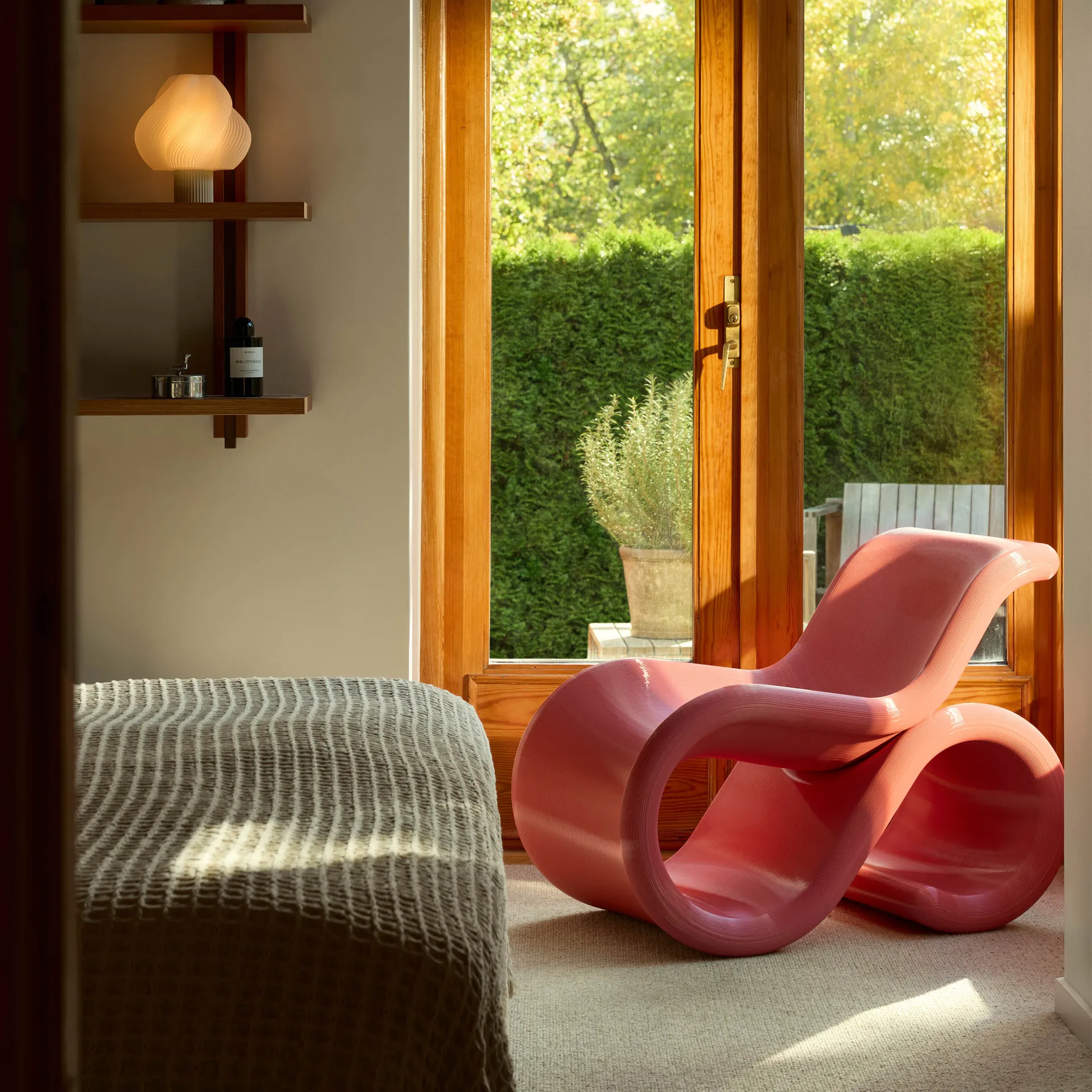 Éclair chair lounge chair, Bubblegum Crème Atelier