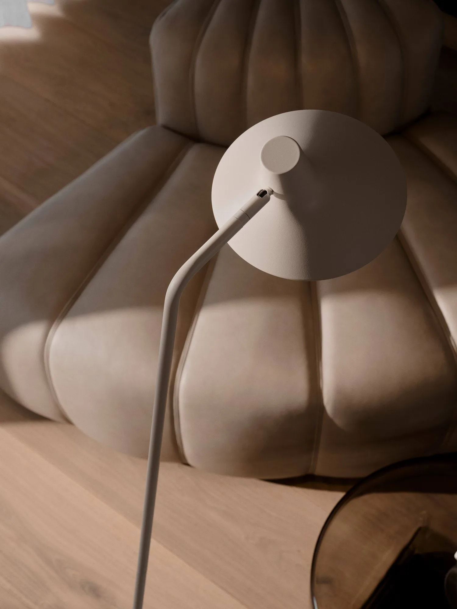 Darci floor lamp 143 cm, Sand Design For The People