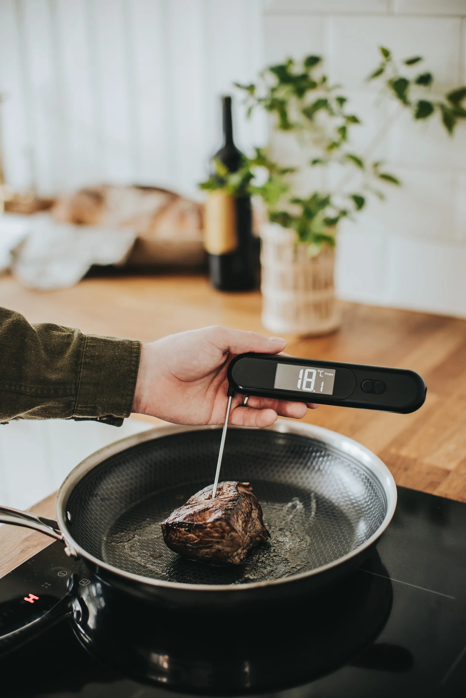 Trina Thermometer 2-in-1 probe and thermometer, Black Dorre