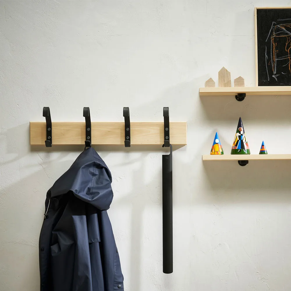 Index shoe horn, Black structure Essem Design