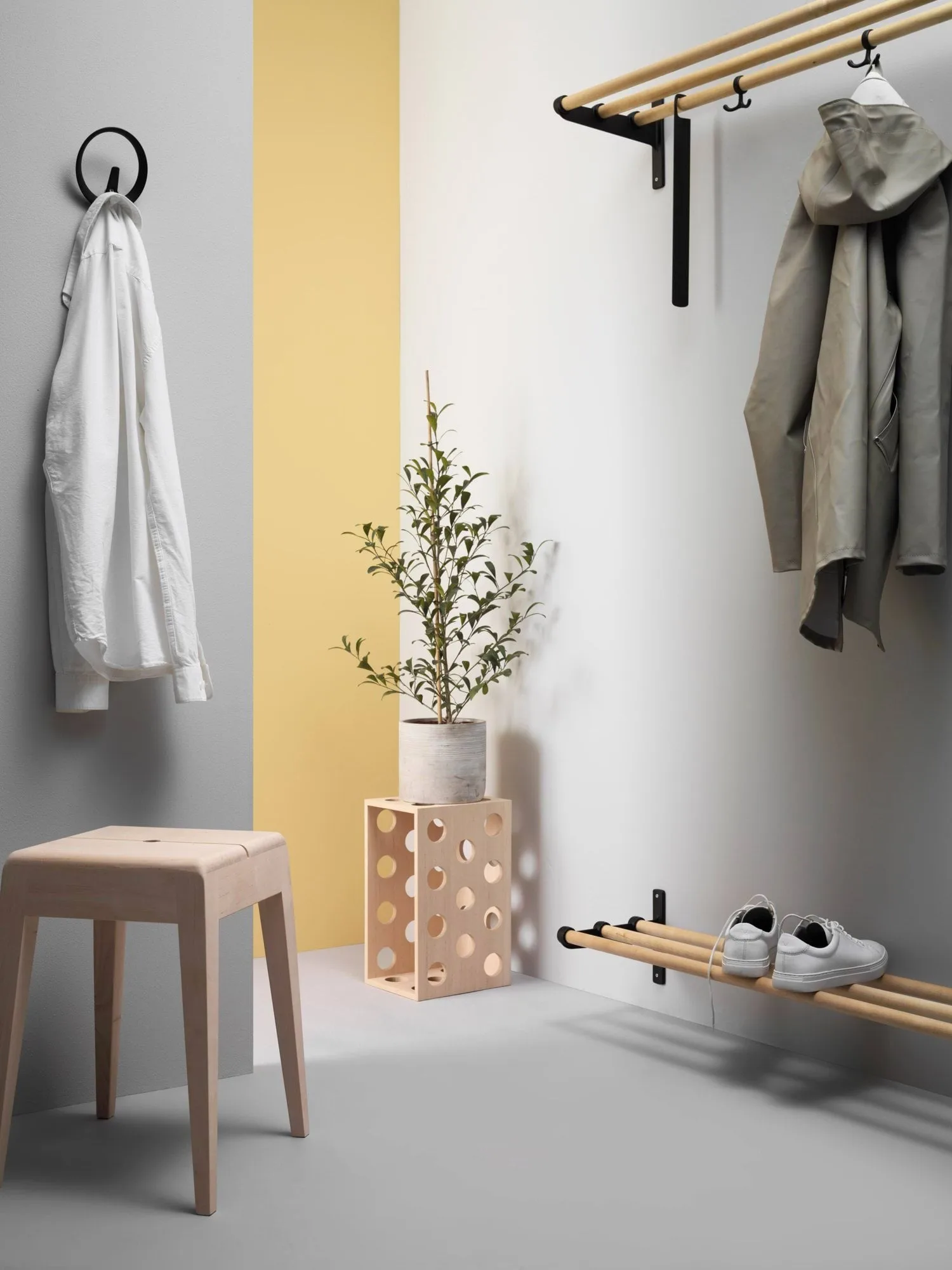 Nostalgi hat shelf/ shoe shelf, Ash-white, 100 cm Essem Design