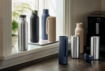 Urban thermos bottle 0.7 L - Black - Eva Solo