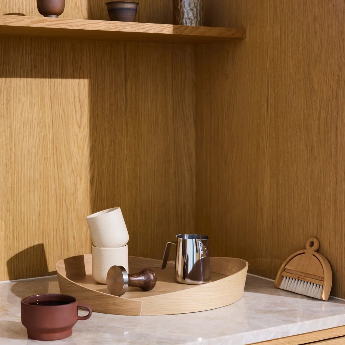 V43 Top tray Ø38 cm, Lacquered oak FDB Møbler