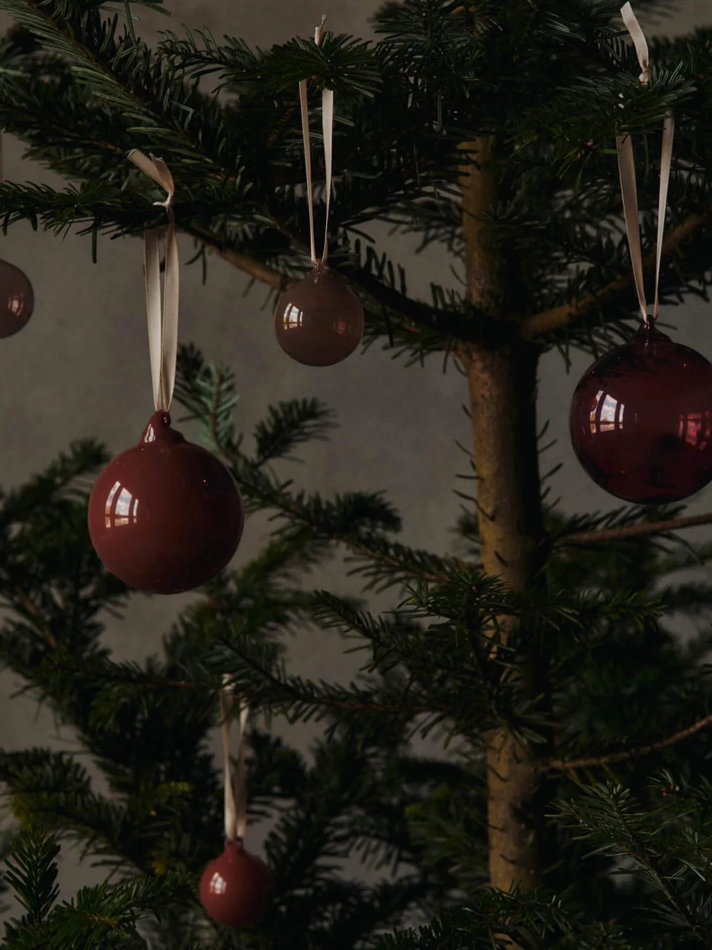 Glass bauble Christmas ornaments L Ø10 cm 3 pieces, Roseate Opaque Ferm Living