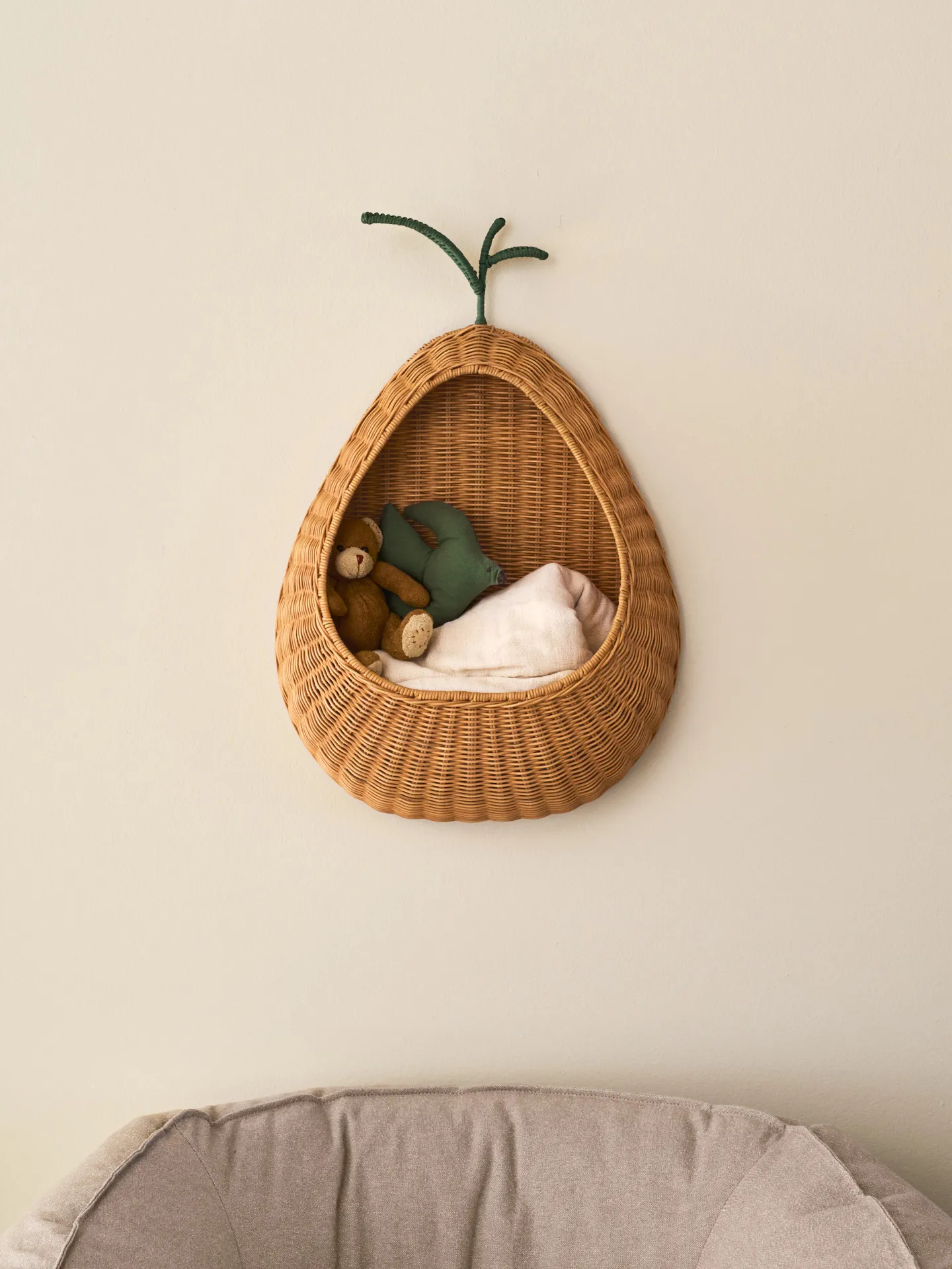 Pear wallshelf, 45,7x68 cm Ferm Living