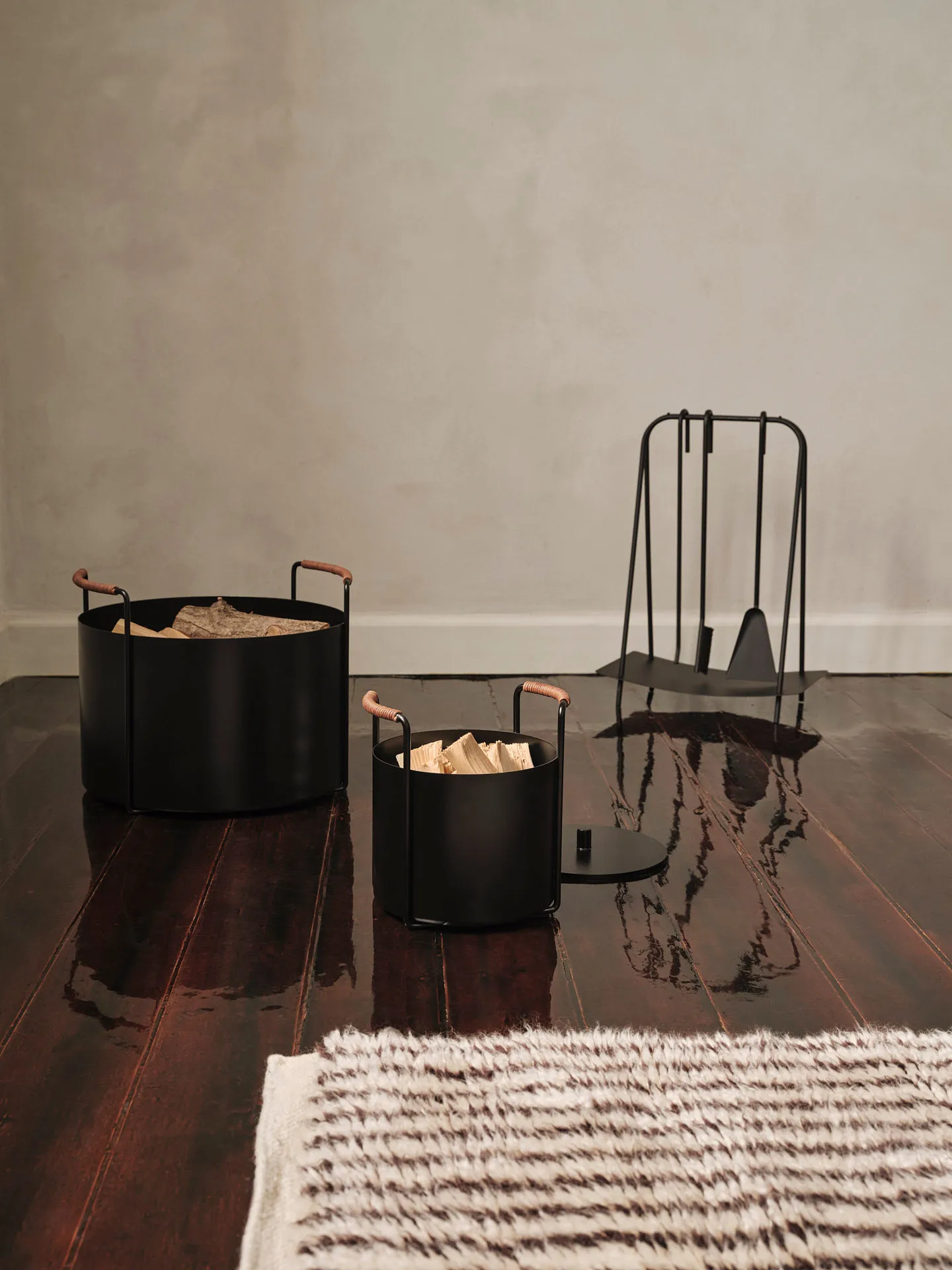 Port kindling and ash bucket, Black Ferm Living