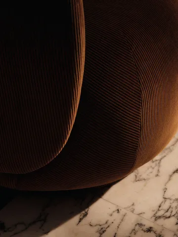 Rico lounge chair - Devoré velvet-Rust - Ferm Living