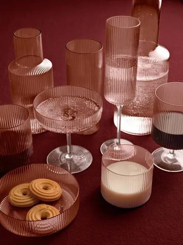 Ripple wine glass 2-pack - Blush - Ferm Living