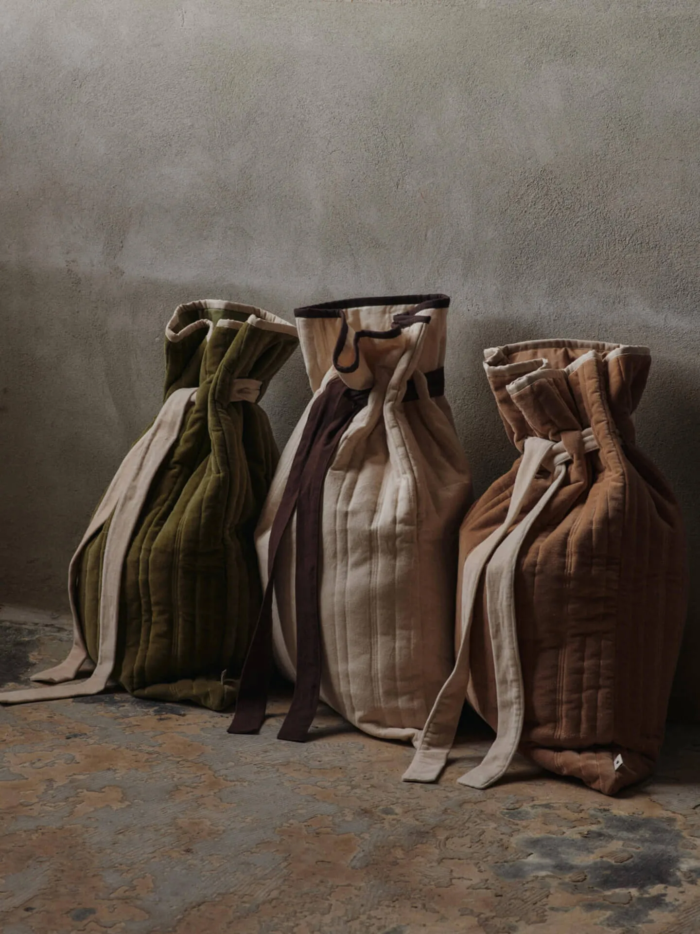 Vari quilted sack 50x70 cm, Velvet-khaki Ferm Living