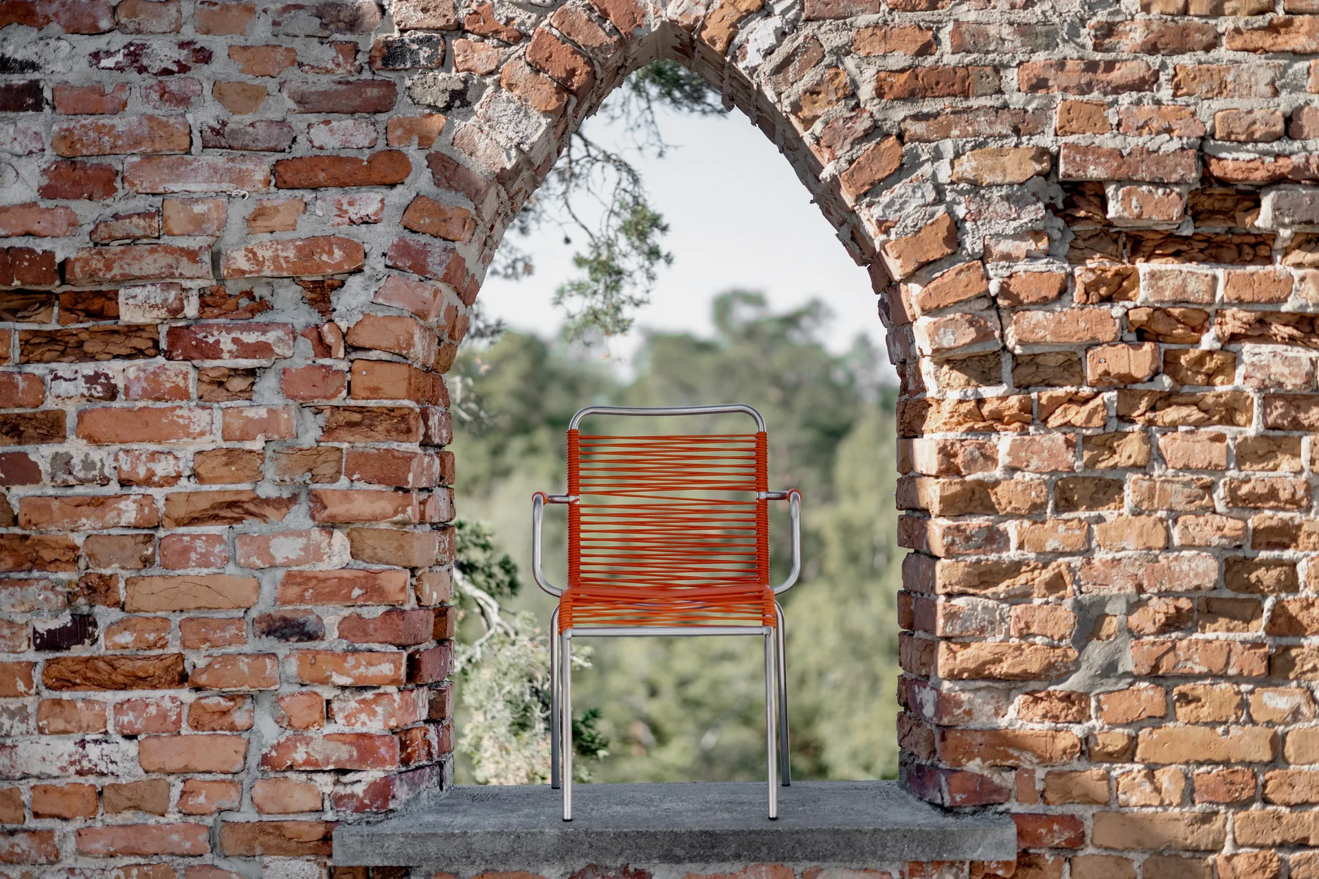Mya armchair aluminium, Orange Fiam