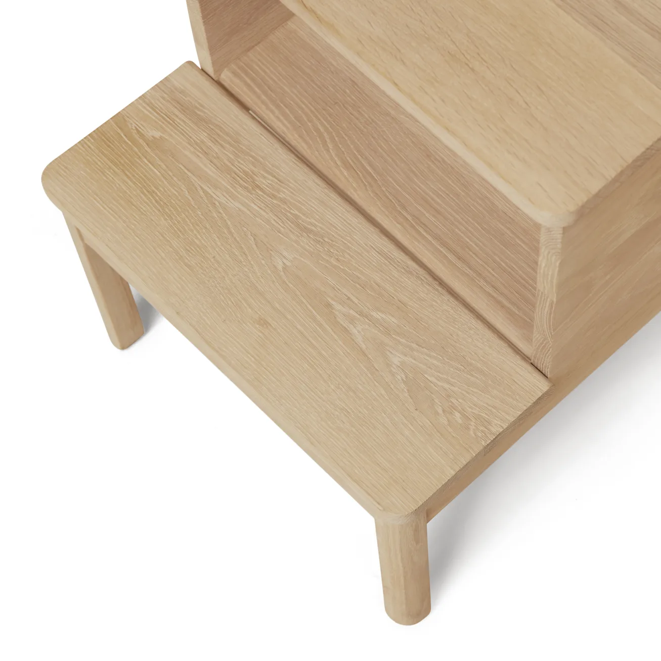 A line round step stool, White oak, Ø38x47.5 cm Form & Refine
