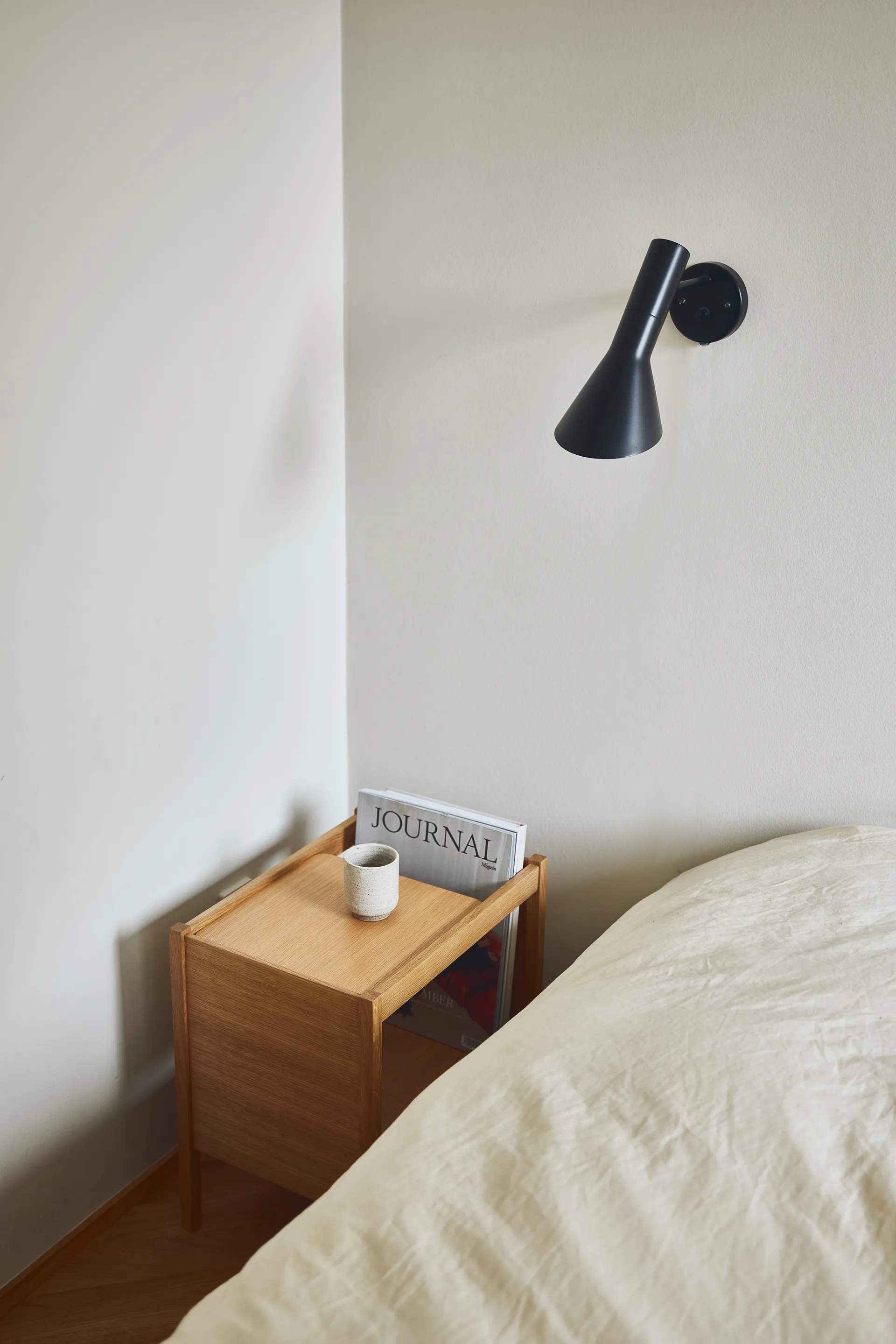 Journal side table 29x43 cm, Oak Form & Refine
