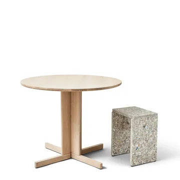Trefoil dining table Ø90 cm - White oak - Form & Refine