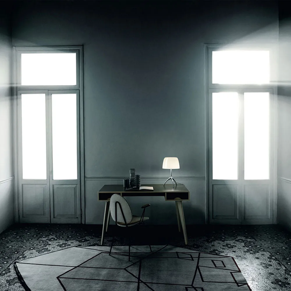 Lumiere Grande Dimmable table lamp, White, aluminium Foscarini