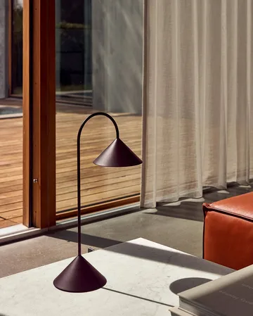 Grasp portable table lamp - Matt Beetroot, 47 cm - Frandsen