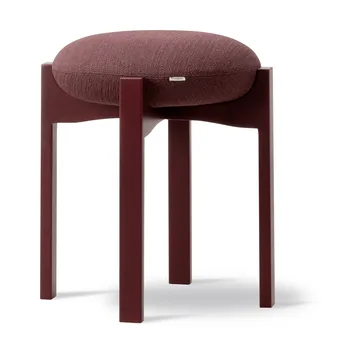 Pioneer round stool low - Odino RC43 bordeaux-bordeaux beech, Ø41x46 cm - Fredericia Furniture