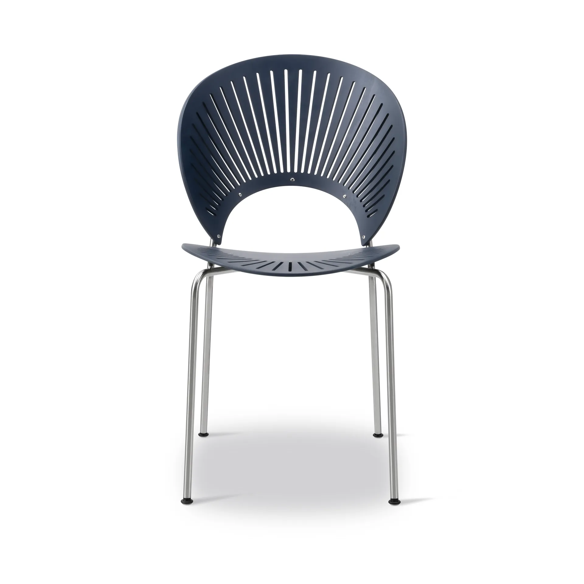 Trinidad 3398 chair, Nordic blue-chrome Fredericia Furniture