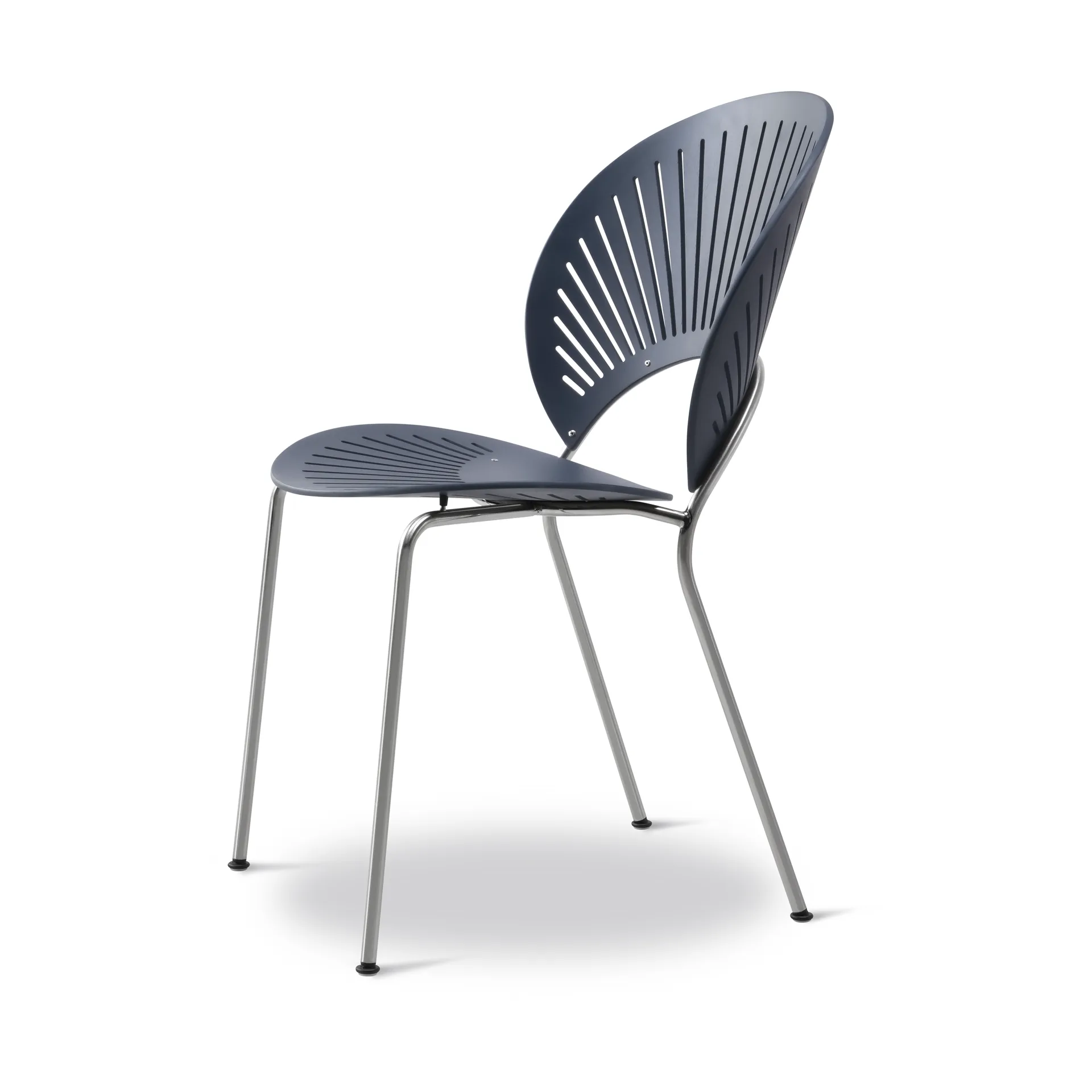 Trinidad 3398 chair, Nordic blue-chrome Fredericia Furniture
