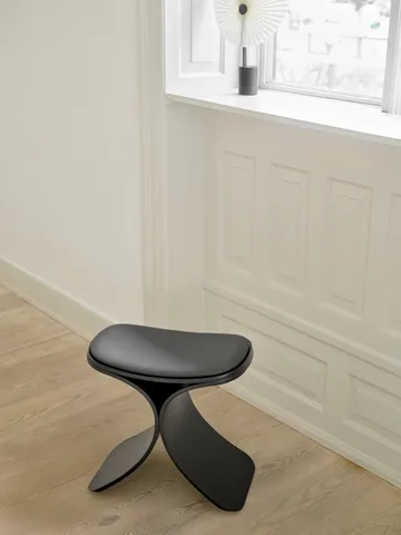 Luno stool 48x28x72 cm - Black oak-black leather - Gejst