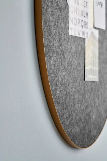 Retell pinboard Ø80 cm - Black-brass - Gejst