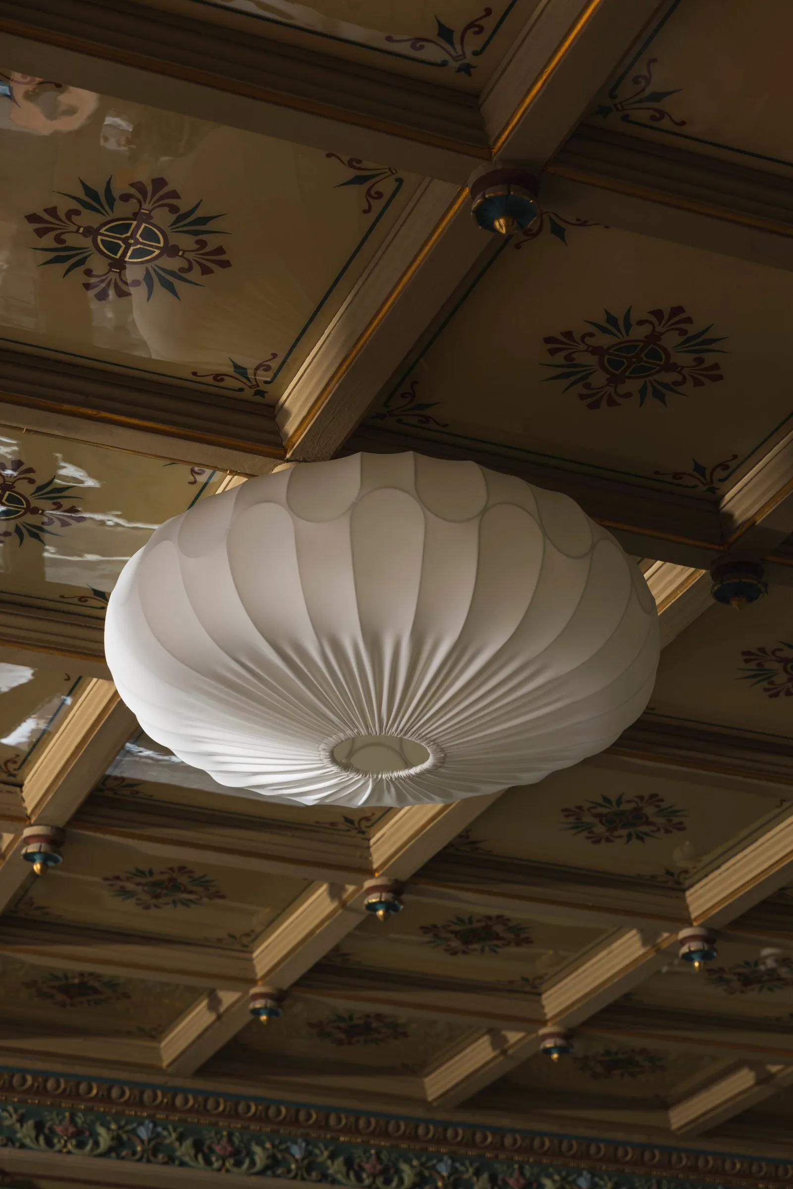 Foliage ceiling light, White, Ø70x30 cm Globen Lighting