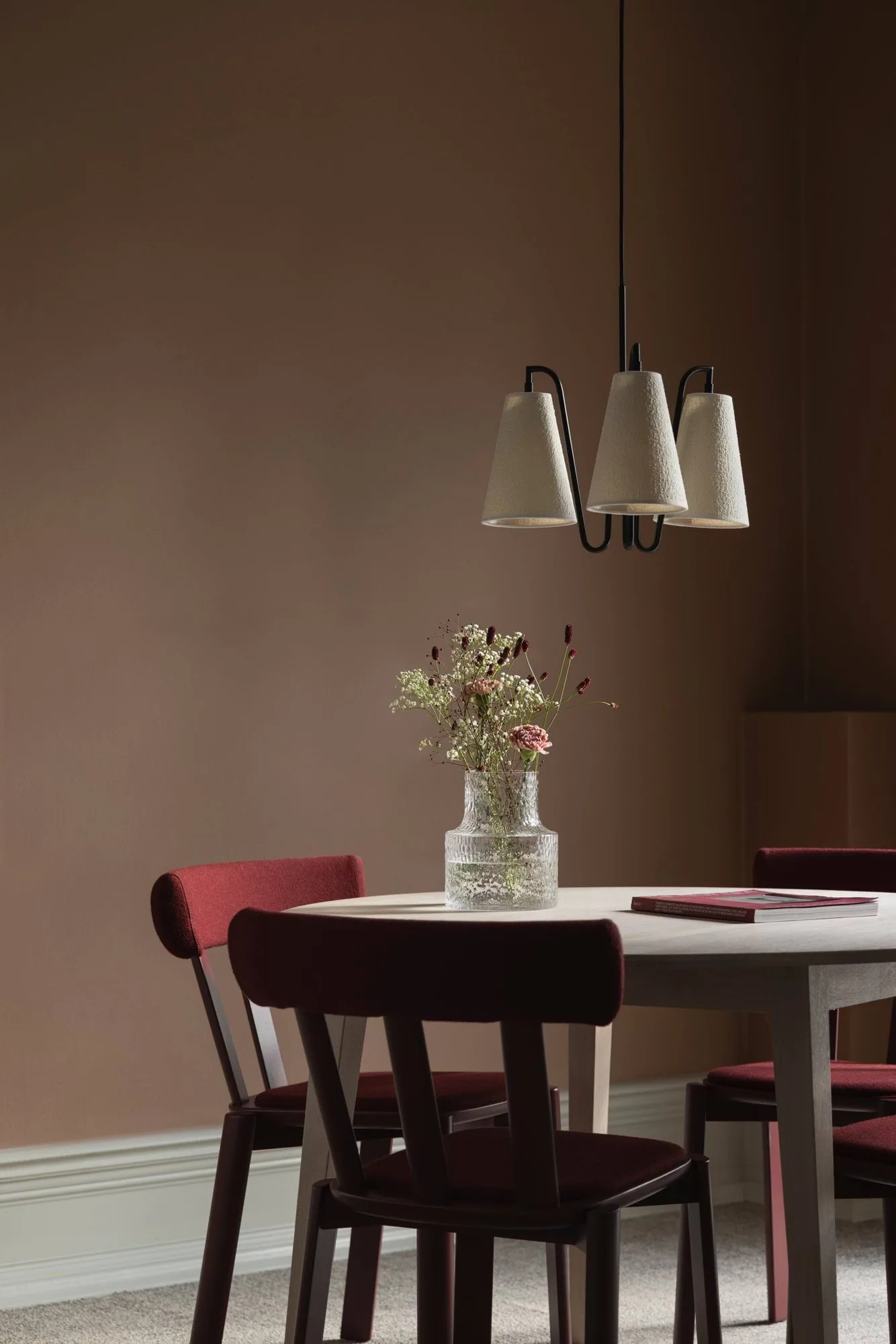 Lou pendant lamp, 3, white bouclé-black, 46x46 cm Globen Lighting