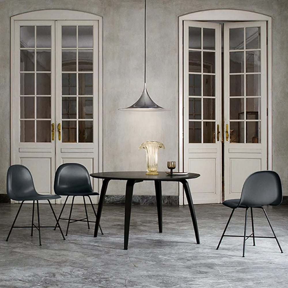 Gubi round dining table, Oak GUBI